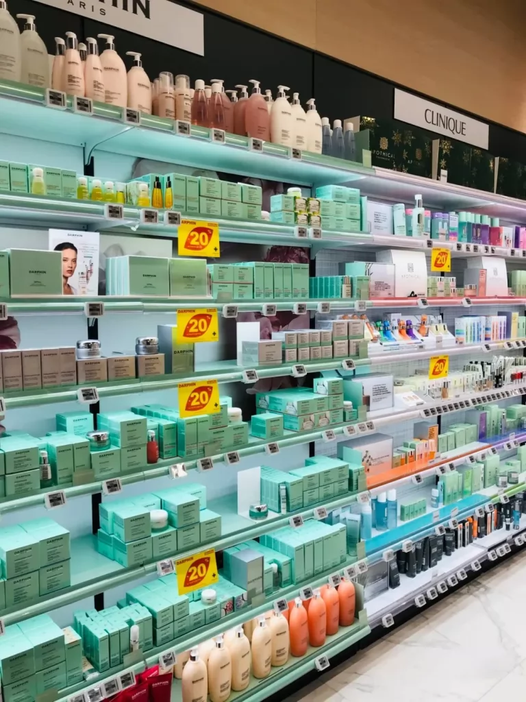 Market Raf Sistemleri